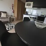 Camoes Studiogeral 아파트 *